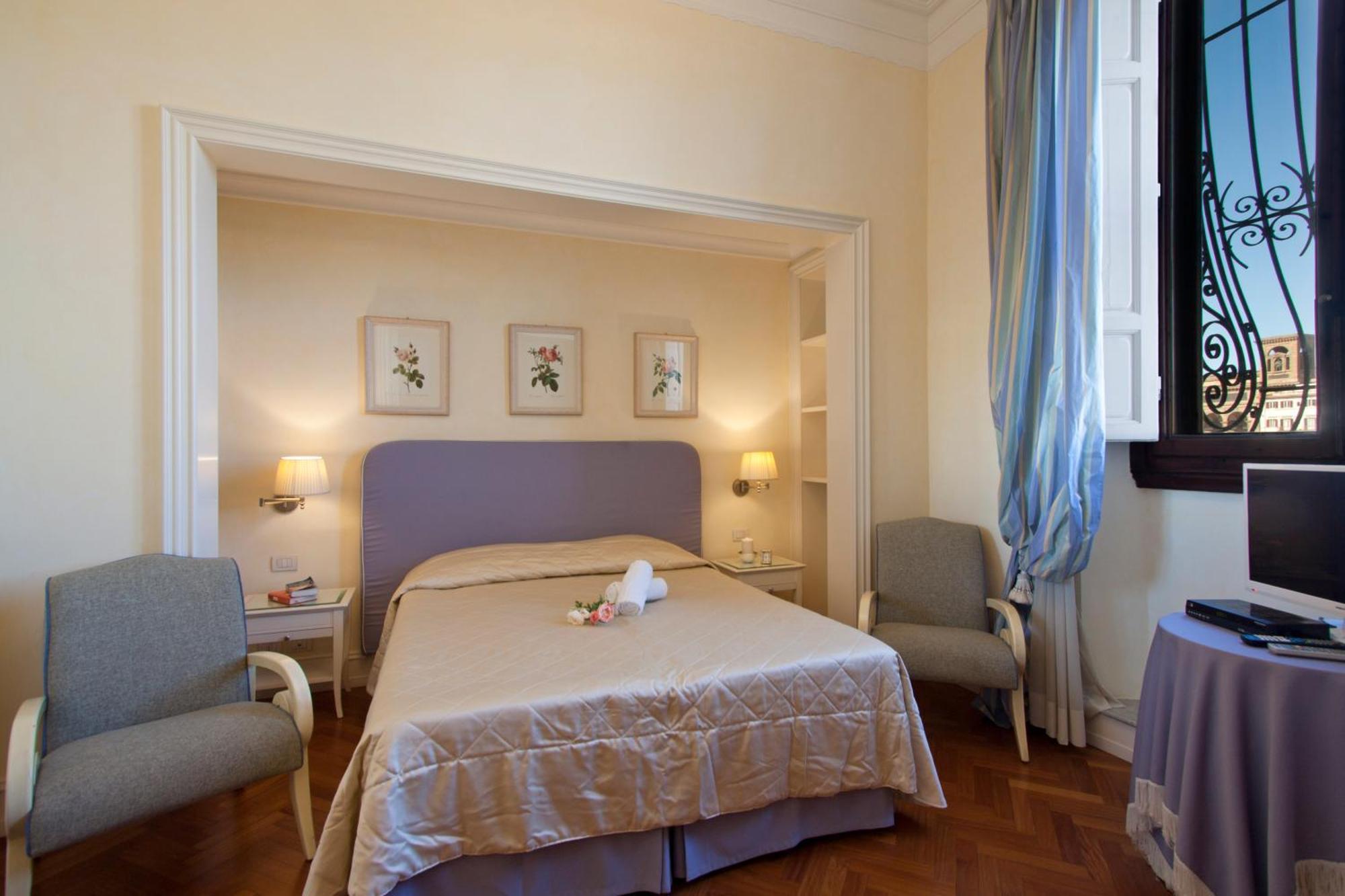 Serristori Palace Residence Florence Exterior photo