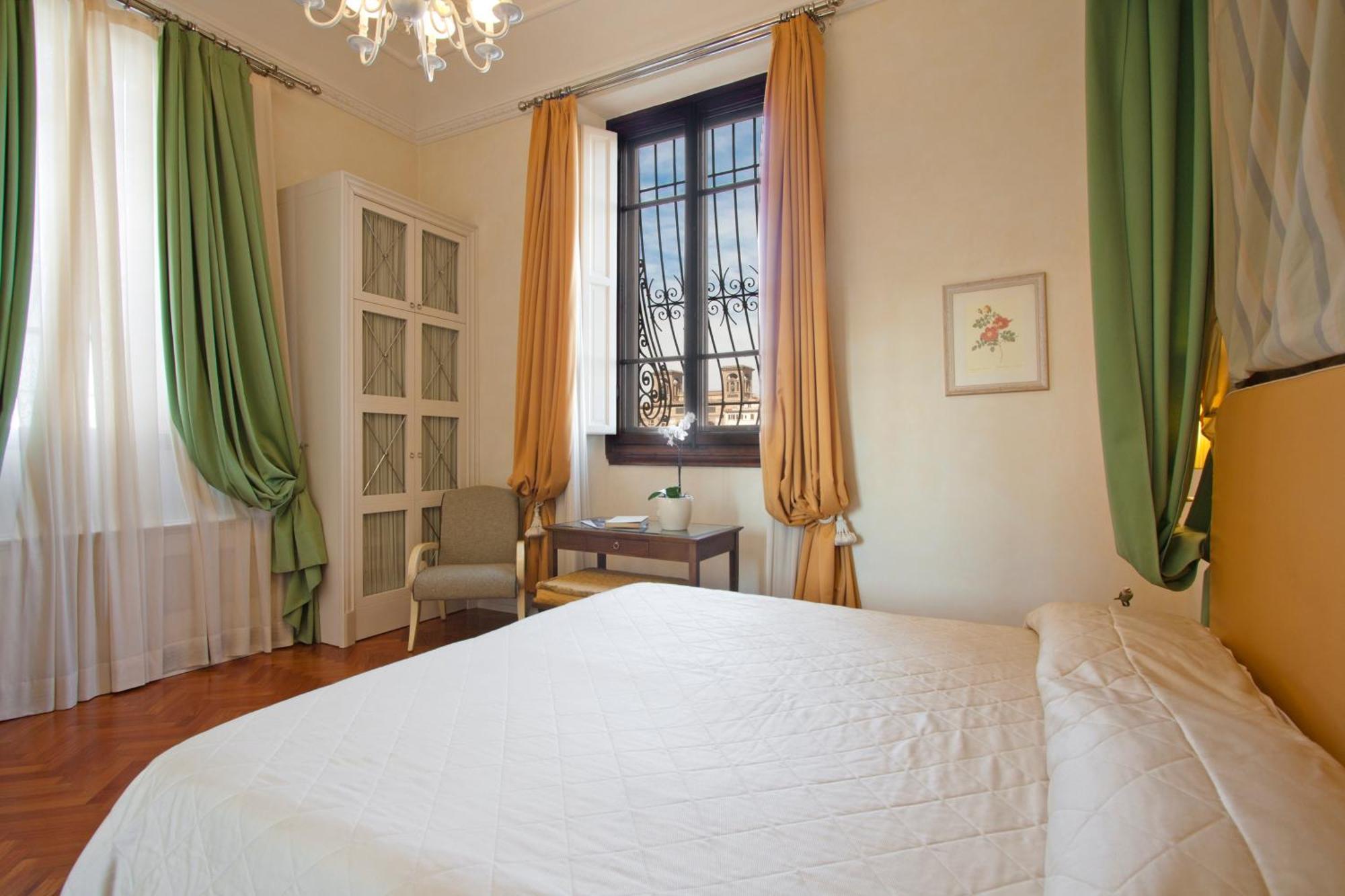 Serristori Palace Residence Florence Exterior photo
