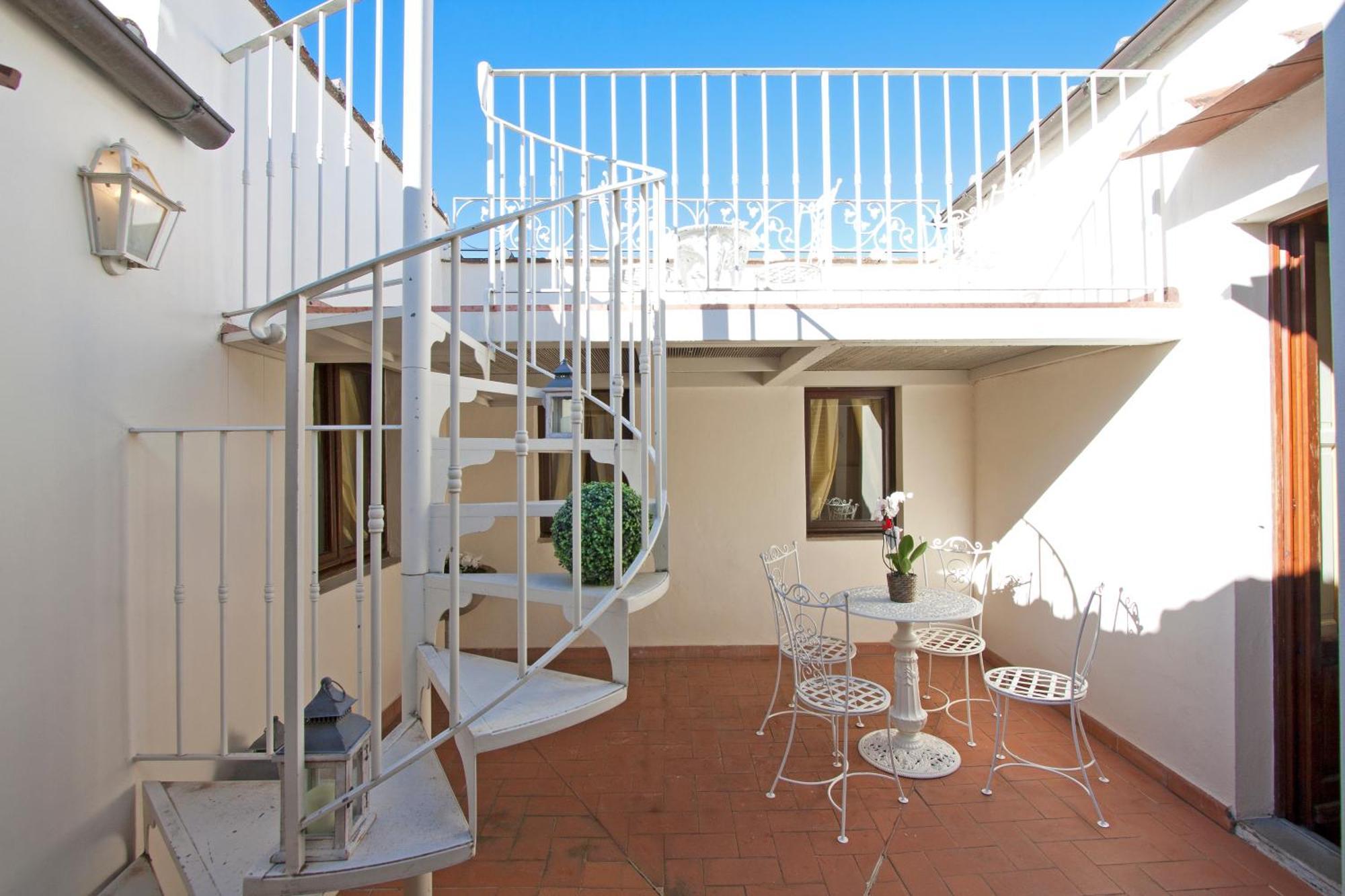Serristori Palace Residence Florence Exterior photo