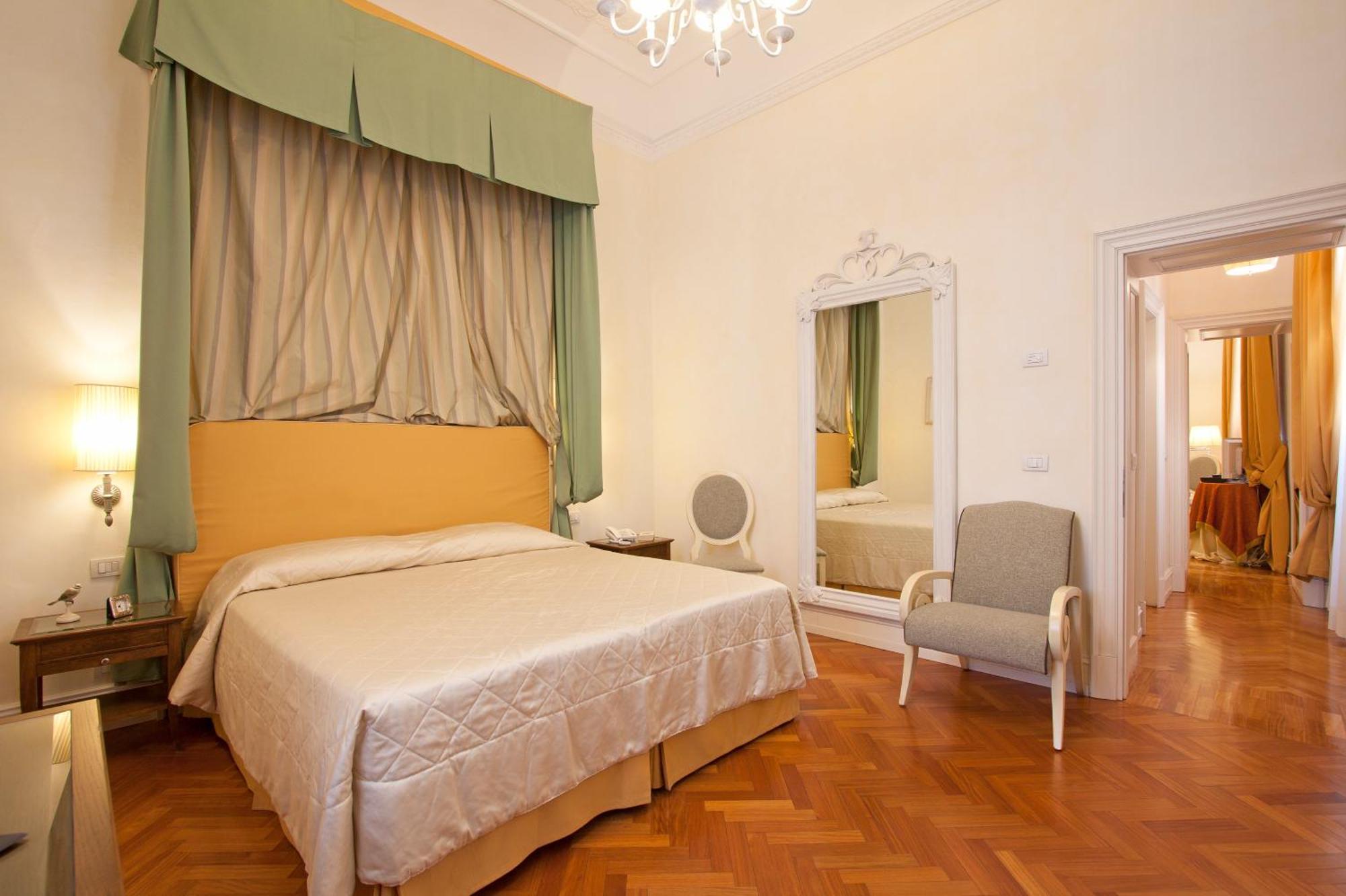Serristori Palace Residence Florence Room photo